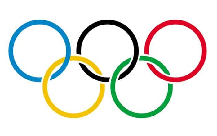 Schinas in Janša za to, da na slovesnosti ob začetku olimpijskih iger slovenska reprezentanca nosi tudi zastavo EU